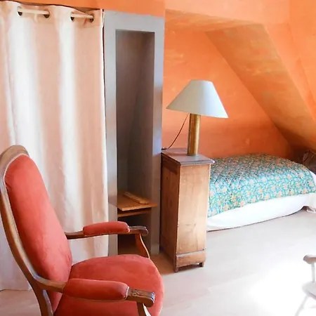 Loge & Broc Oda ve Kahvaltı 3*