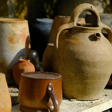 Loge & Broc Oda ve Kahvaltı 3*