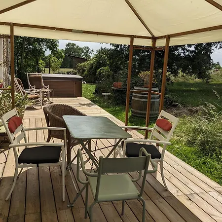 Oda ve Kahvaltı Loge & Broc 3*